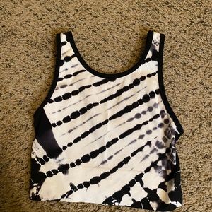 Black and white gym crop top